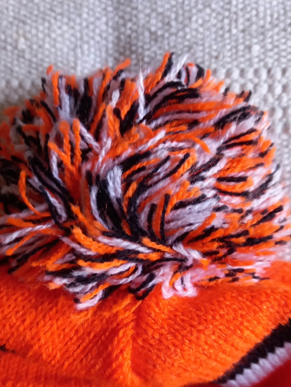 Signed Hartnelldown Winter Hat - Picture 2 of 5